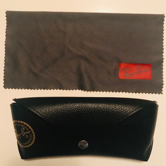 Men’s Black Ray Ban sunglass case with cleaning cloth - part of 5 for $25 bundle - Picture 3 of 9